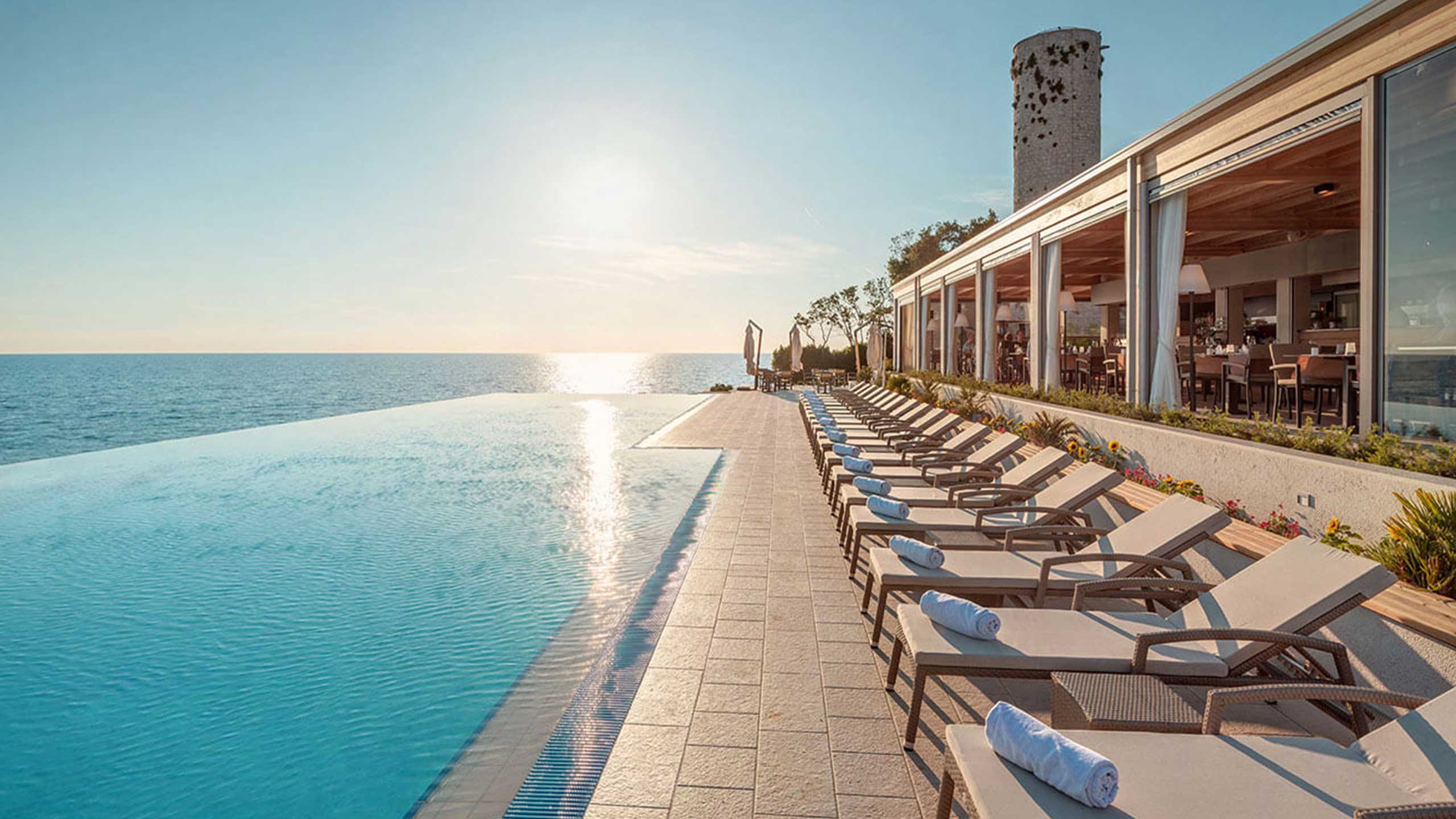 infinity-pool-jadran-heritage-hotel-valamar-collection-rab-island-croatia