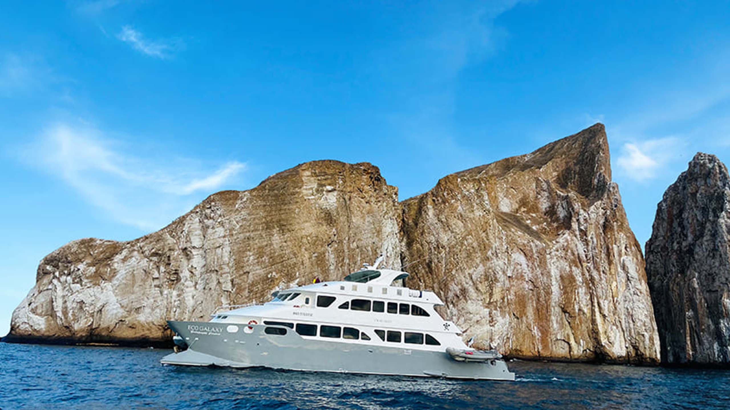 ecogalaxy-galapagos-boat-exterior-catamaran