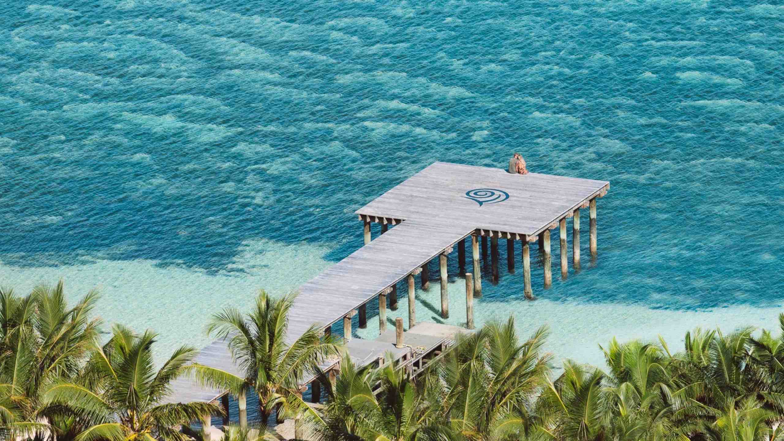 tokoriki-island-resort-fiji-jetty-romantic-couple-oceanfront