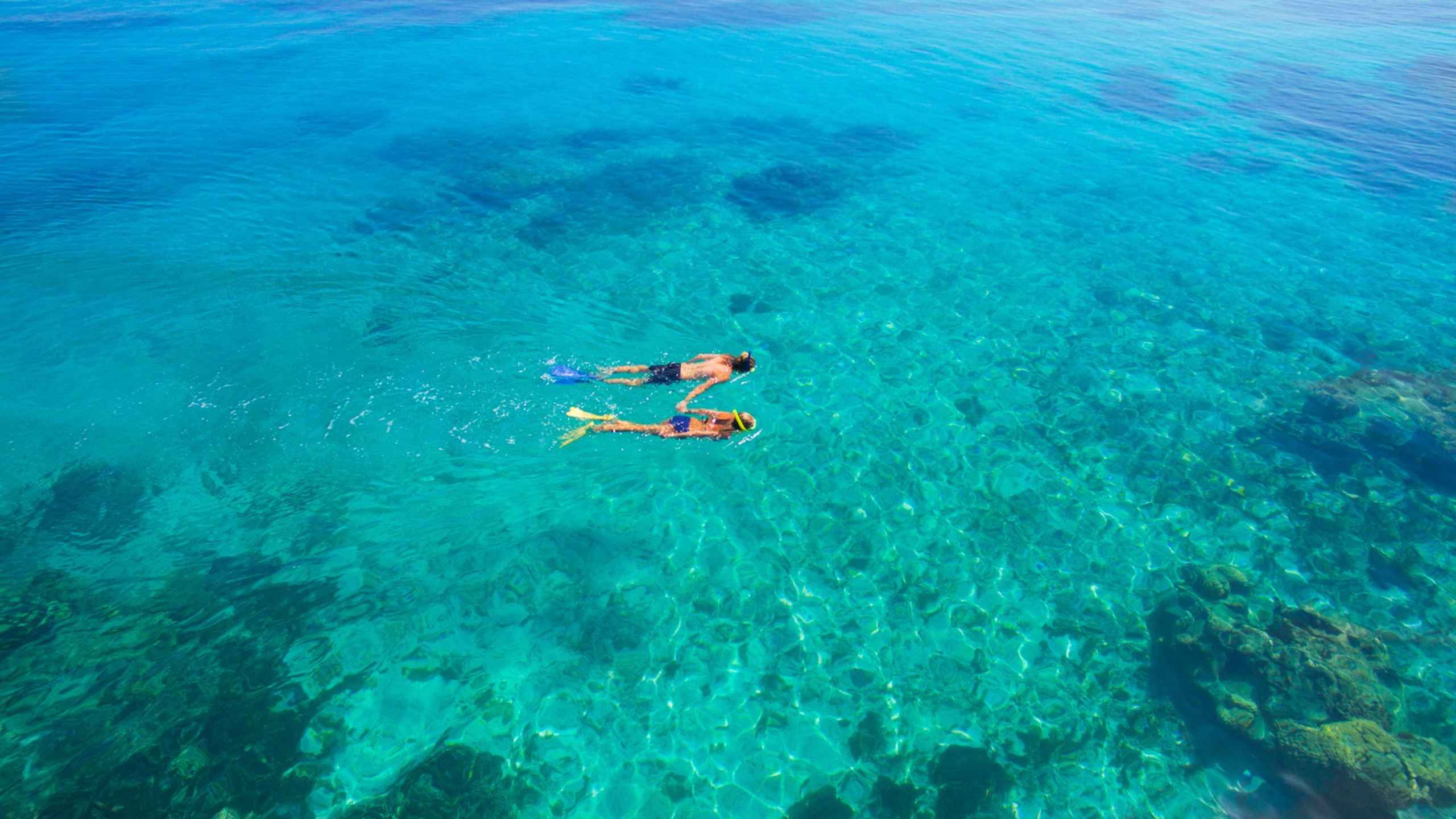 vomo-island-fiji-private-snorkelling-water-sport-aerial