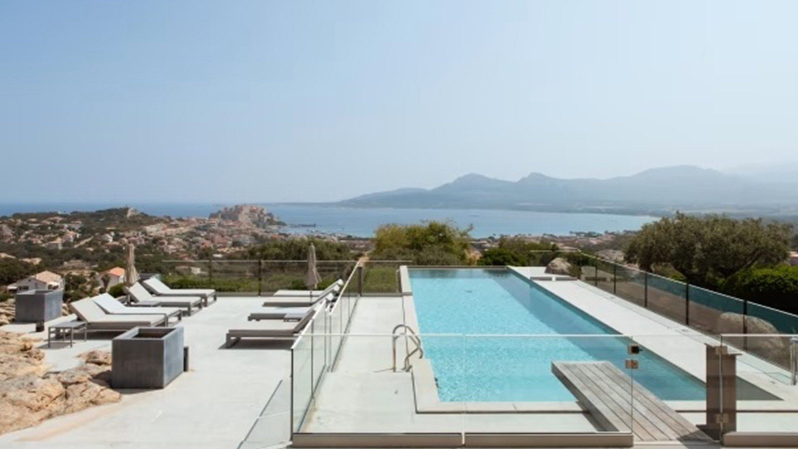 swimming-pool-la-villa-calvi-corsica-france