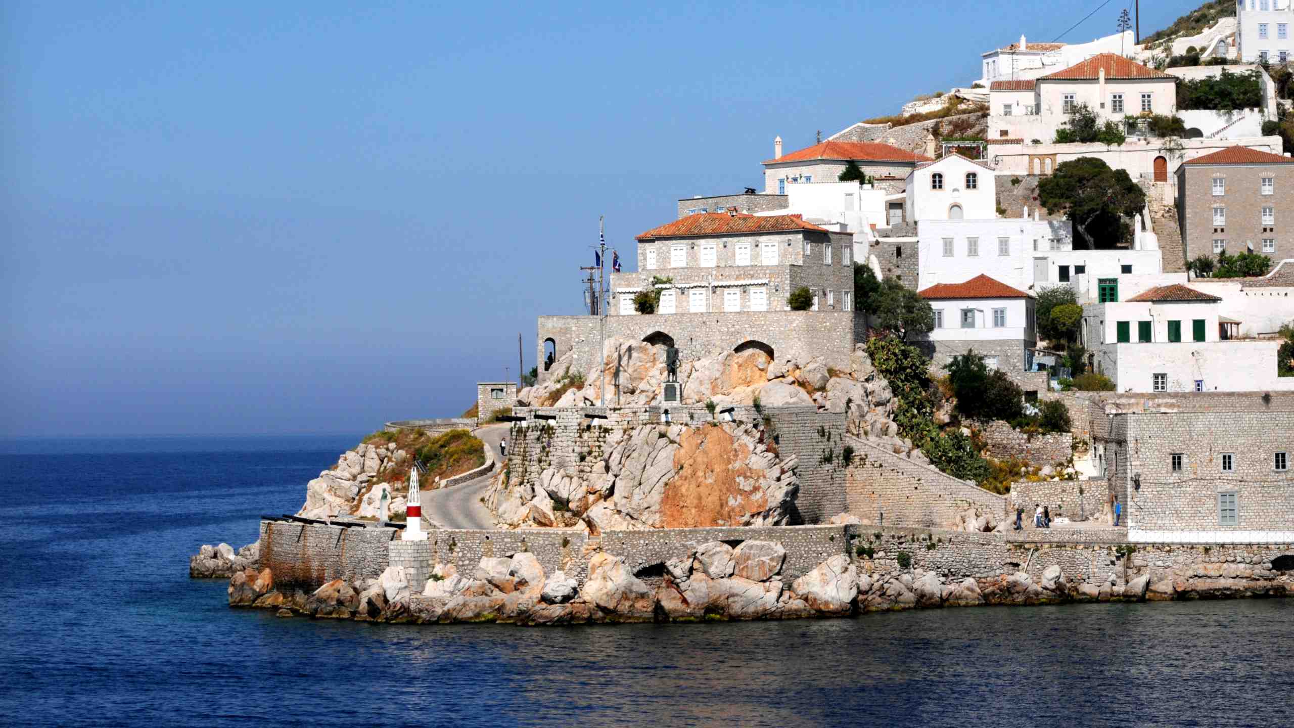 house-by-the-ruins-amanzoe-greece