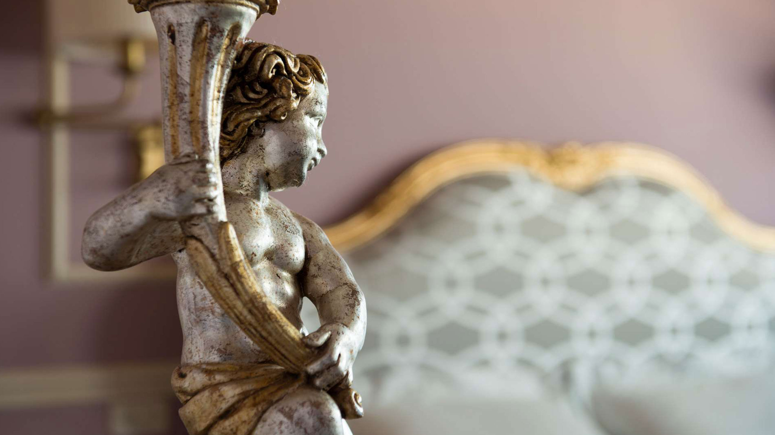 room-interior-details-villa-cordevigo-wine-relais-lake-garda-italy