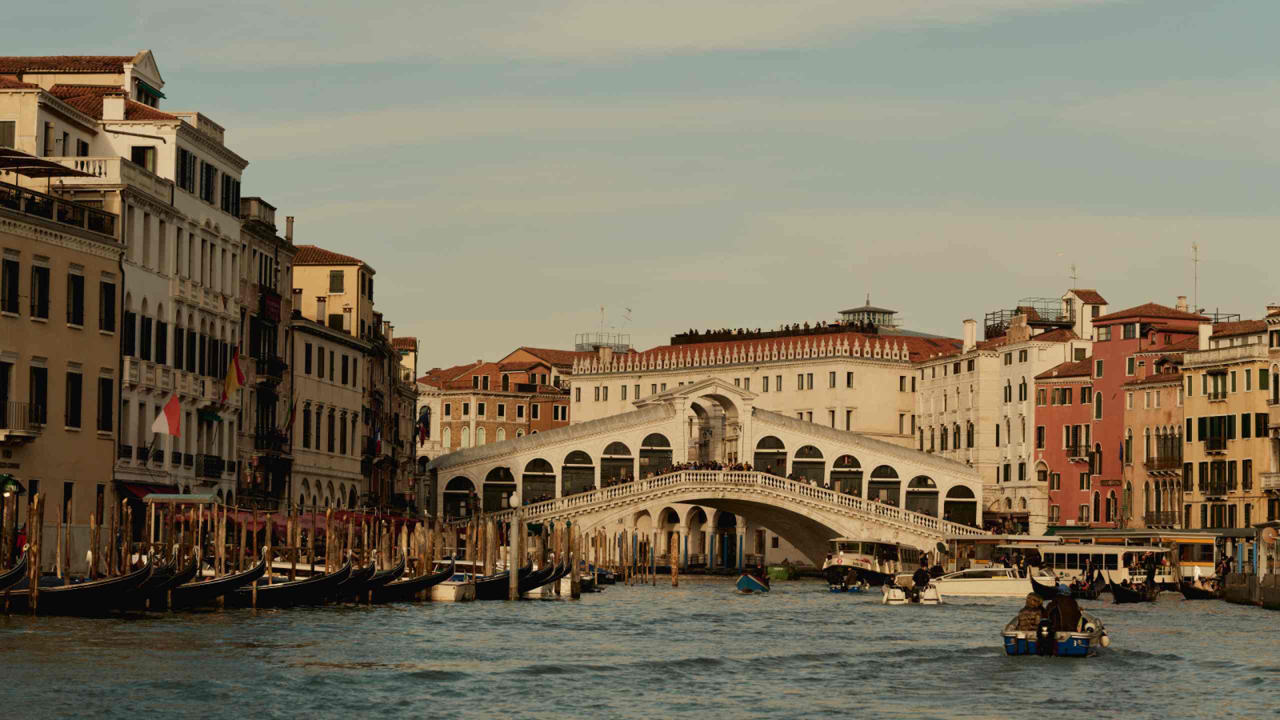 venice-canal-surrounding-venice-italy.