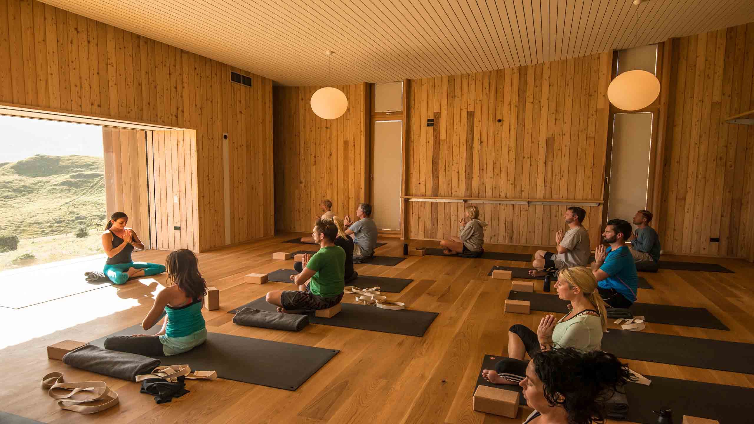 Aro-ha-wellness-wanaka-queenstown-new-zealand-yoga-class