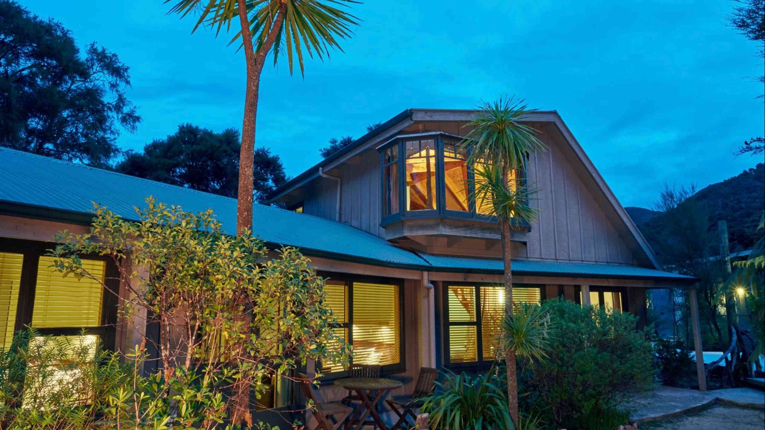 awaroa-lodge-abel-tasman-national-park-new-zealand-exterior-lodge