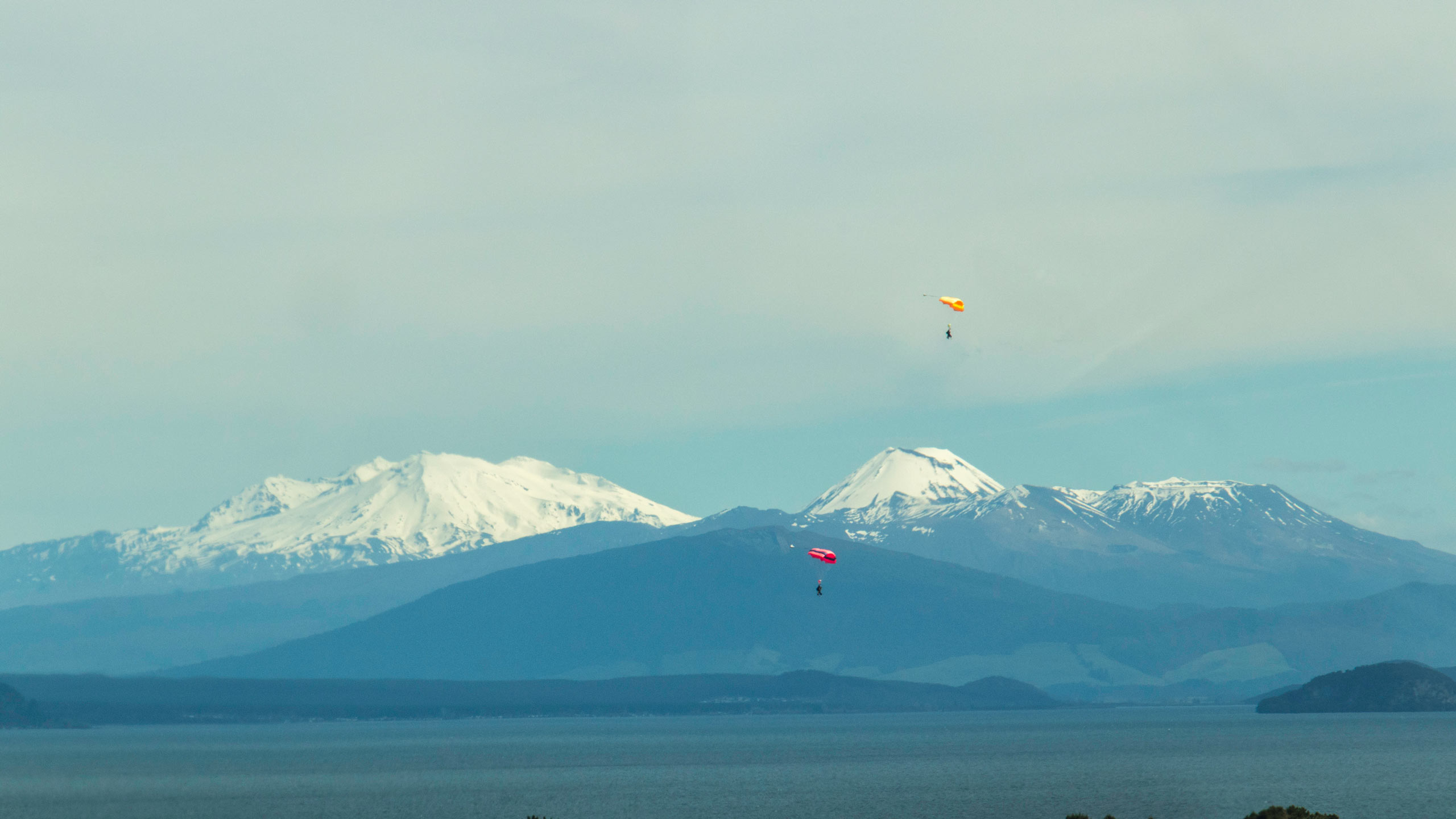 Sky-Diving-Great-Lake-Taupo