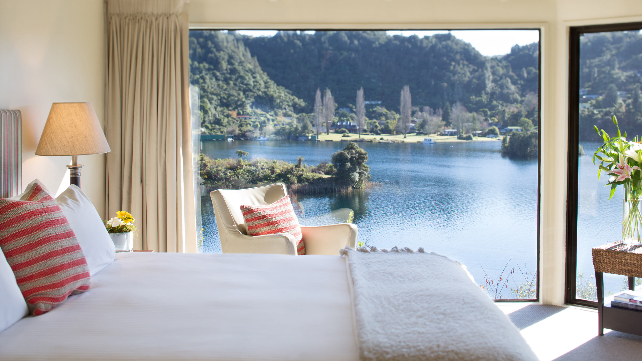 Solitaire-Lodge-New-Zealand-rotorua-executive-suite