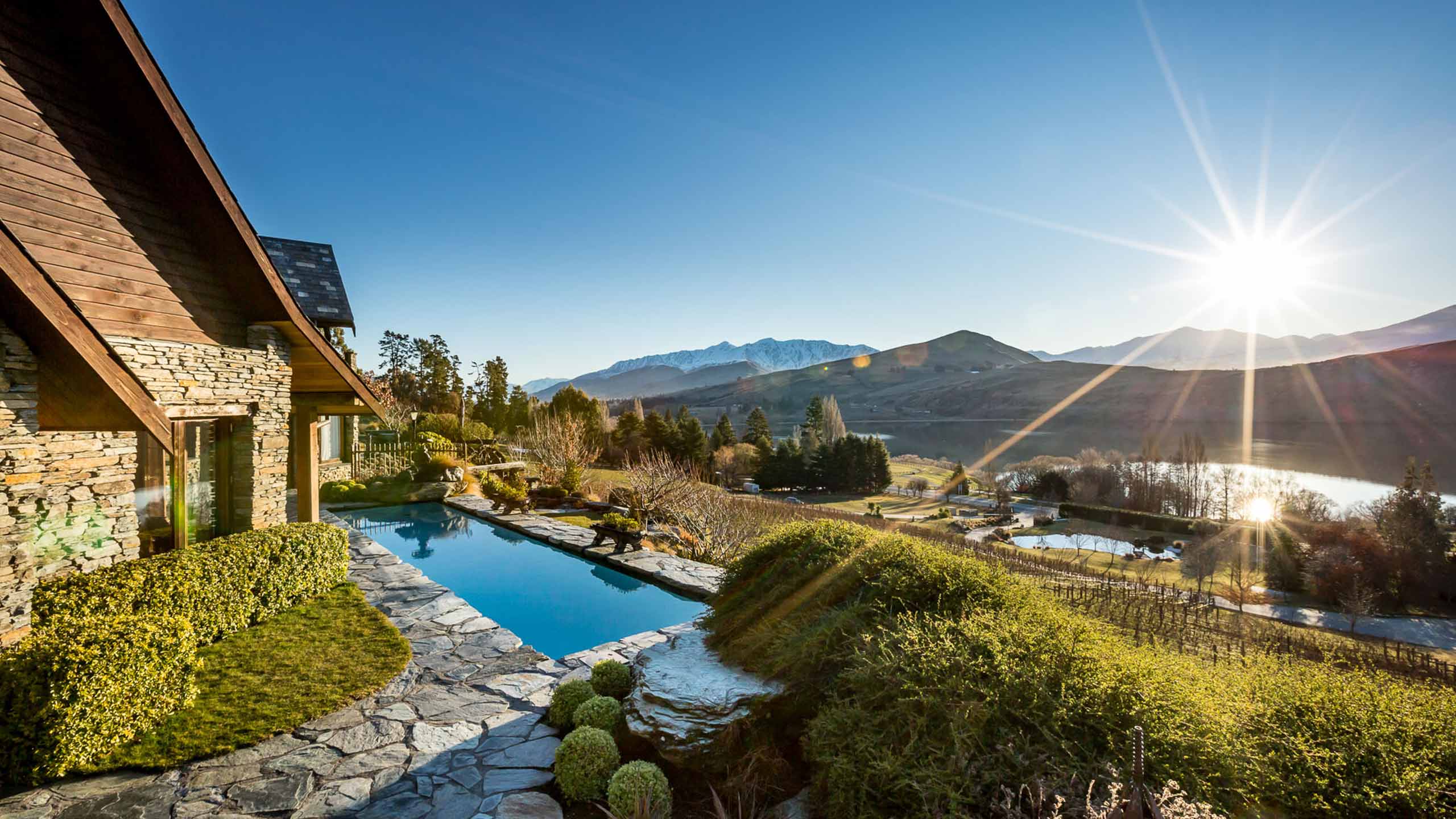 stoneridge-estate-queenstown-new-zealand-swimming-pool