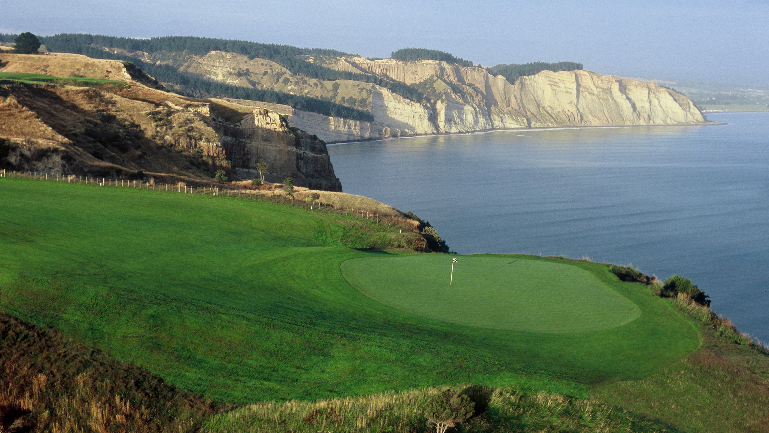 the-farm-at-cape-kidnappers-hawkes-bay-new-zealand-Cape-Kidnappers-15-Pirate-s-Plank