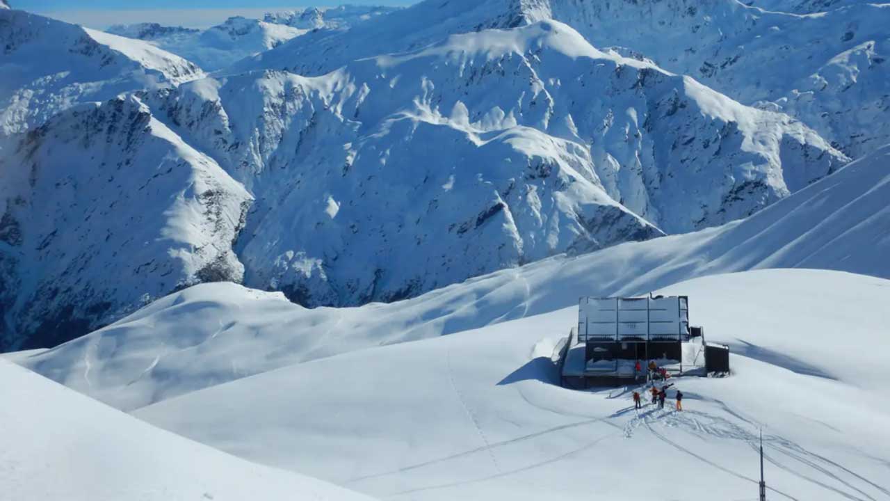 Chalet-whare-kea-snow