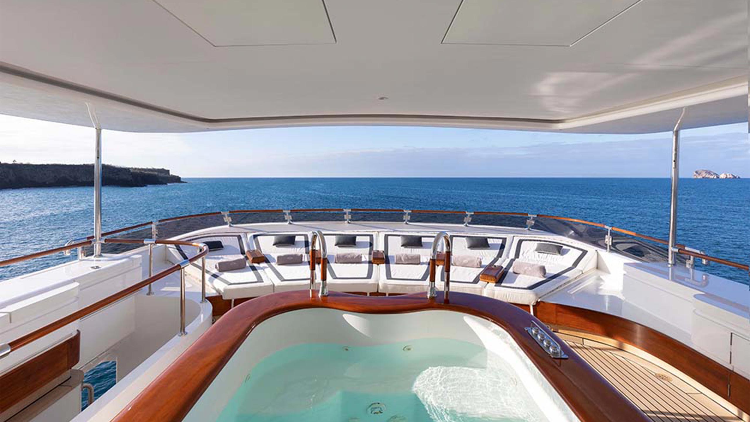 aqua-mare-galapagos-top-deck-sunbed