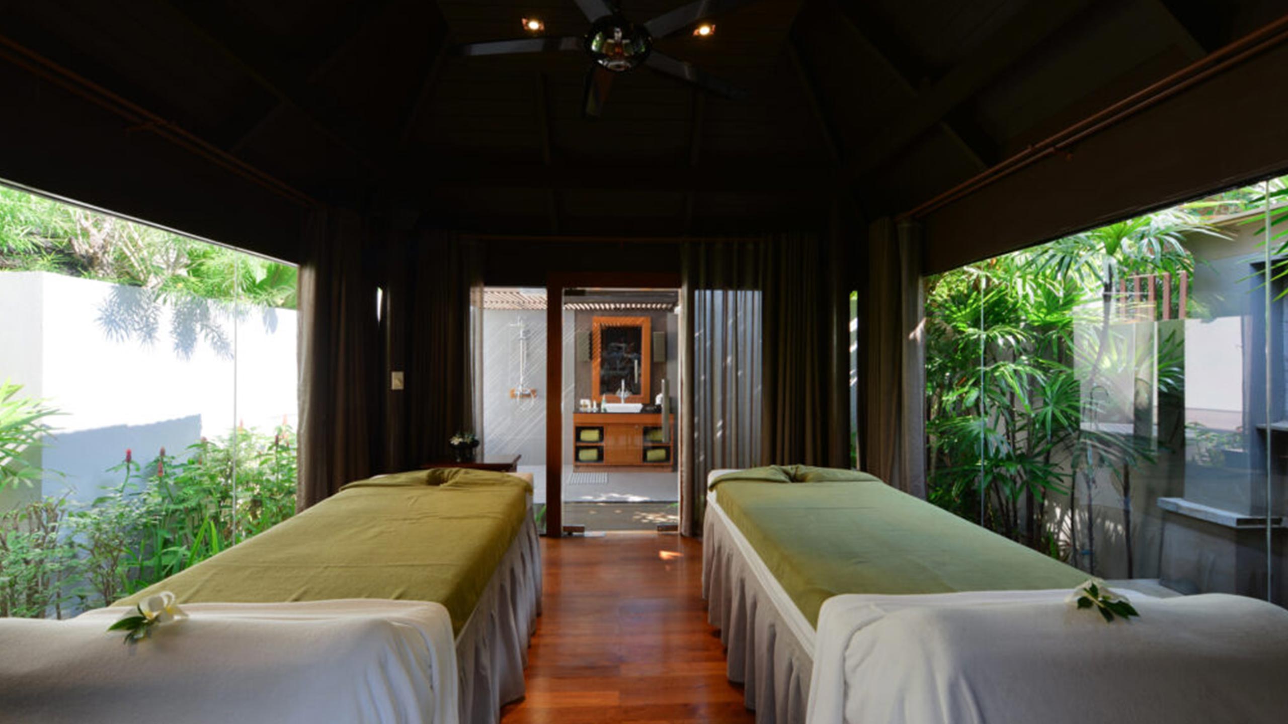 layana-resort-and-spa-krabi-thailand-massage-room