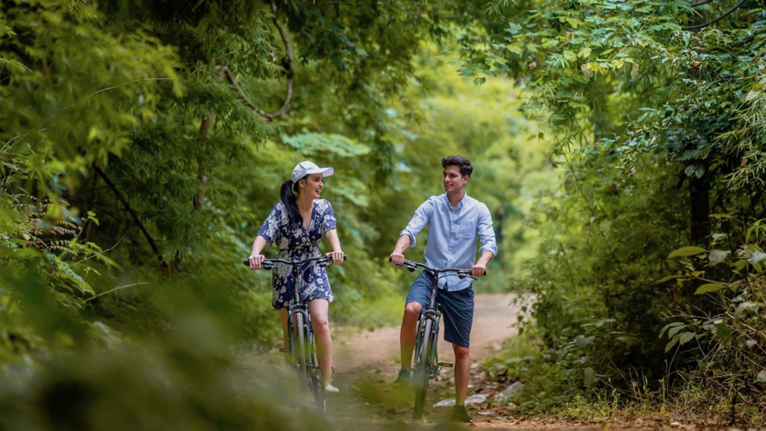 the-floathouse-river-kwai-thailand-bicycle