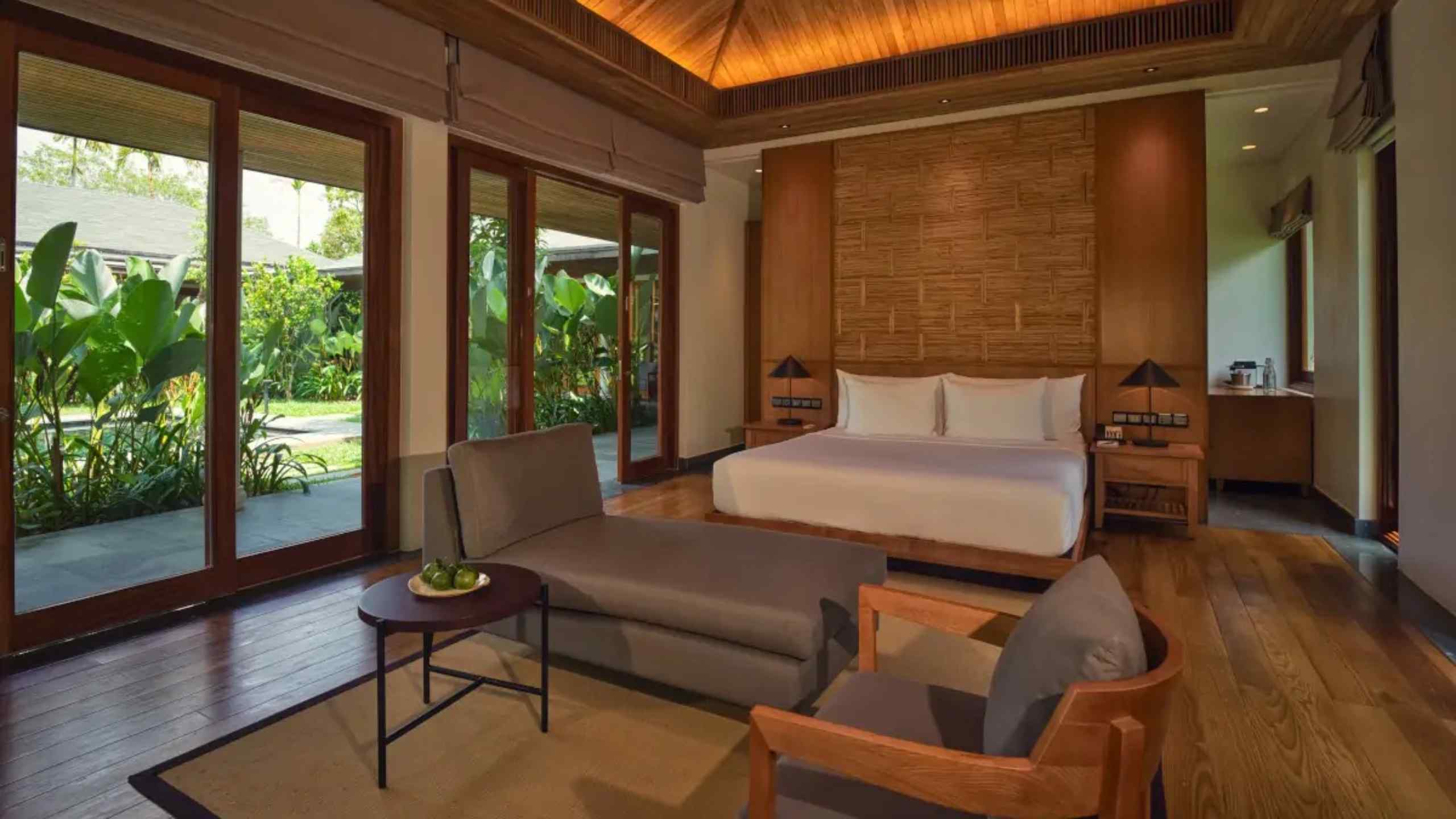 azerai-can-tho-vietnam-mekong-delta-luxury-accommodation-bedroom-suite-interior