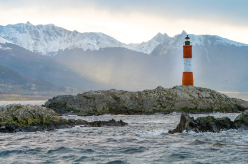 ushuaia-argentina-harbour-city