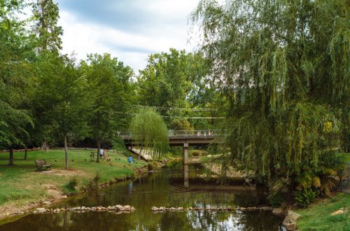 victorian-alps-high-country-walk-australia-bright-country-town-overns-creek