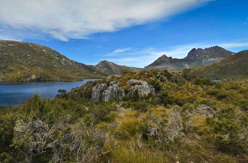 tasmania-australia-lake-dove-circuit-view