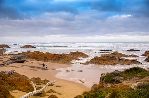 tasmania-australia-standing-at-the-edge-of-the-world-gardiner-point