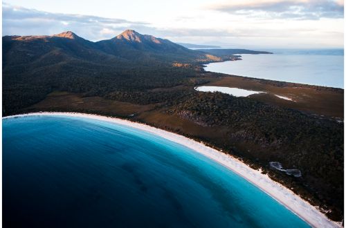 tasmania-australia-east-coast-wineglass-bay