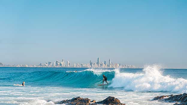 gold-coast-surfing