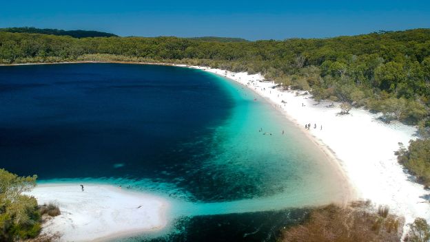 lake-mackenzie-fraser-island-great-walk-queensland-australia