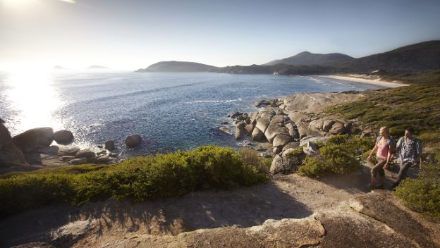 wilsons-promontory-southern-circuit-walk-victoria-australia-hikers-coastline