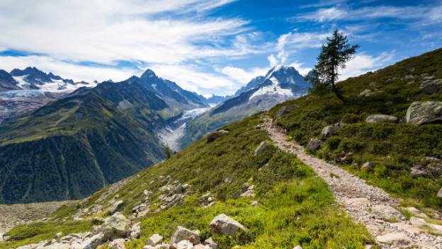 tour-du-mont-blanc-italian-alps-italy