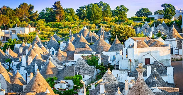 alberobello-puglia-italy