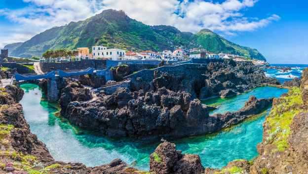 porto-moniz -village-madeira-portugal