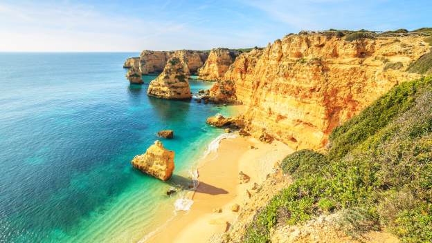 praia-da-rocha-algarve-portugal