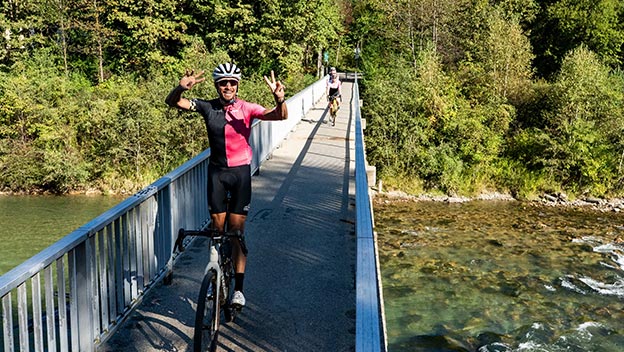cyclists-on-the-alpe-adria