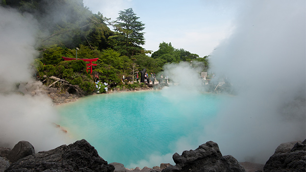 beppu-umi-jigoku-kyushu-japan