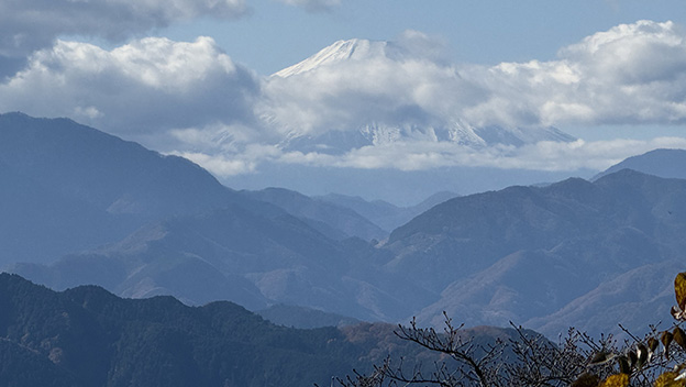 mt-takao-summit-view-mount-fuji-in-the-distance