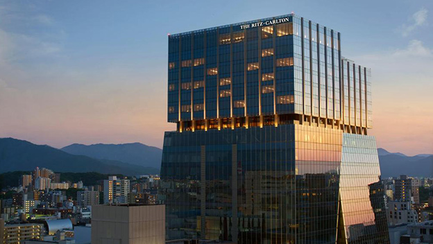 ritz-carlton-fukuoka-kyushu-japan