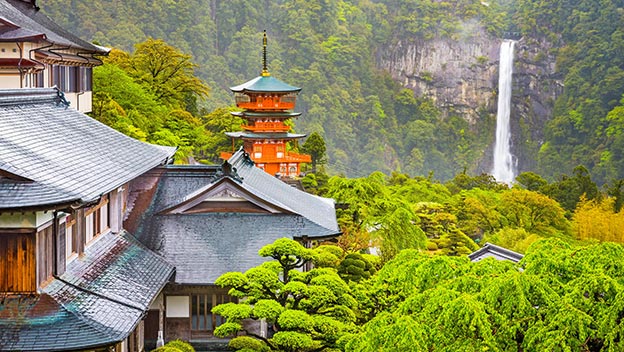 seiganto-ji-temple-pagoda-near-nachi-falls-wakayama-japan-shutterstock693876538