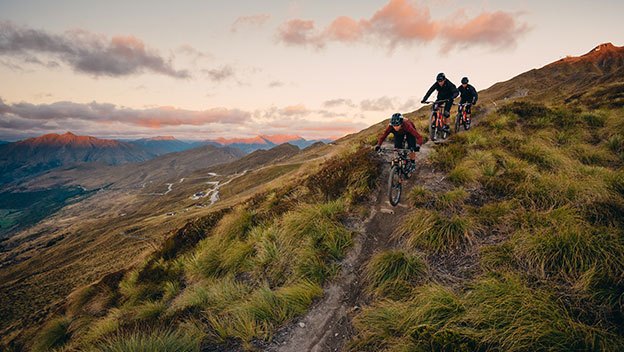 mountain-biking-coronet-peak-queenstown-new-zealand