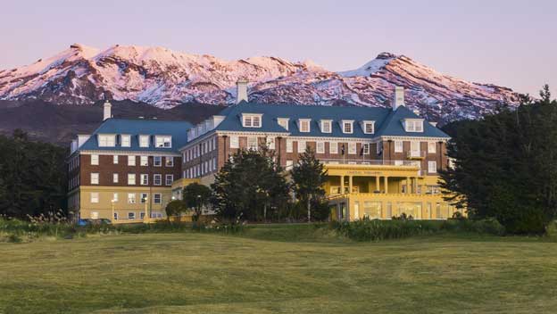 Exterior-twilight-chateau-tongariro