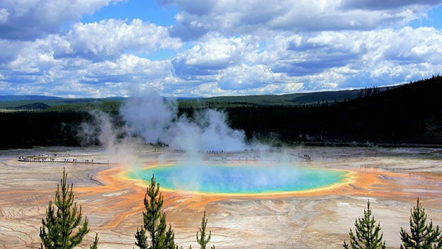 yellowstone-national-park-wyoming