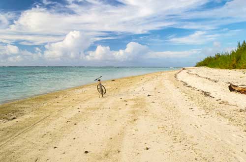 bike-on-beach-aitutaki-cook-islands