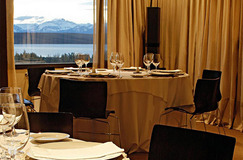 esplendor-by-wyndham-el-calafate-santa-cruz-argentina-dining-area