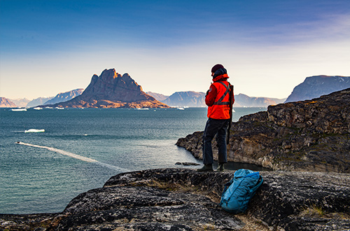 kalaallit-nunaat-mountain-greenland-hiker