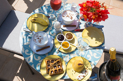 the-casamarel-hotel-mindelo-cape-verde-pool-breakfast