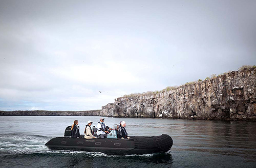 aqua-mare-galapagos-ecuador-tender-ride