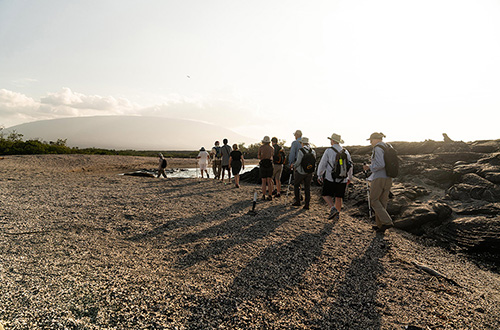 galapagos-ecuador-guests-trekking