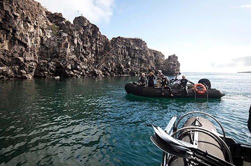 galapagos-ecuador-private-tender-ride-cliff