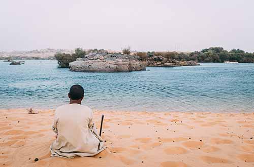 nile-river-egypt-man