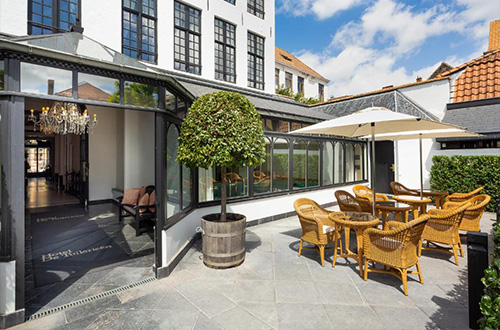 hotel-de-tuilerieen-brugge-belgium-patio