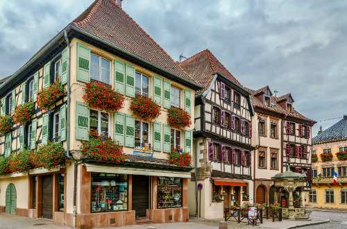 obernai-town-alsace-france-village-vineyards