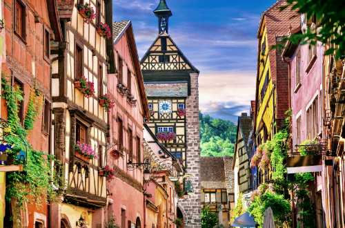 riquewihr-village-alsace-france-colourful-houses